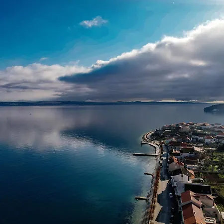 Oceanview Celestial Apartment *